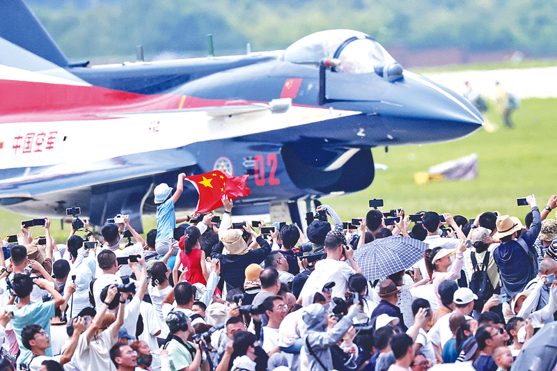 美女让我插进去长春航空展迎来首个公众日